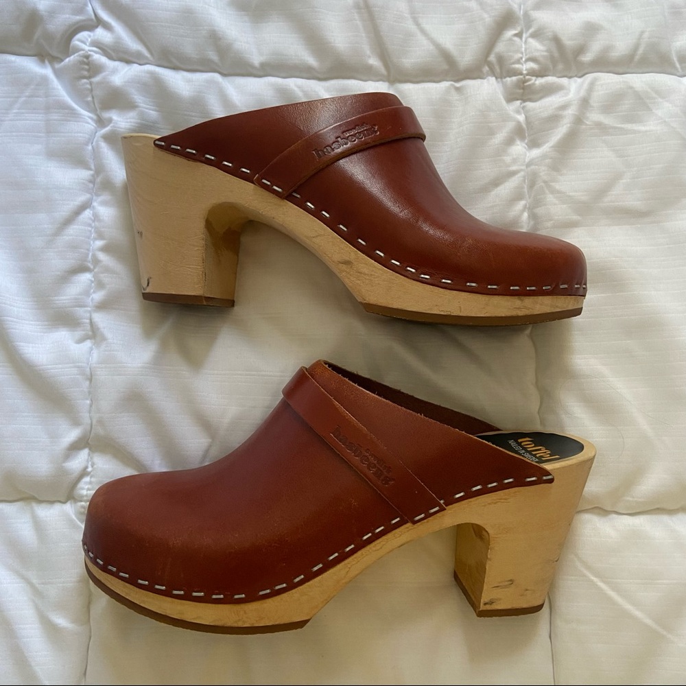 Hasbeens  clogs size 40.